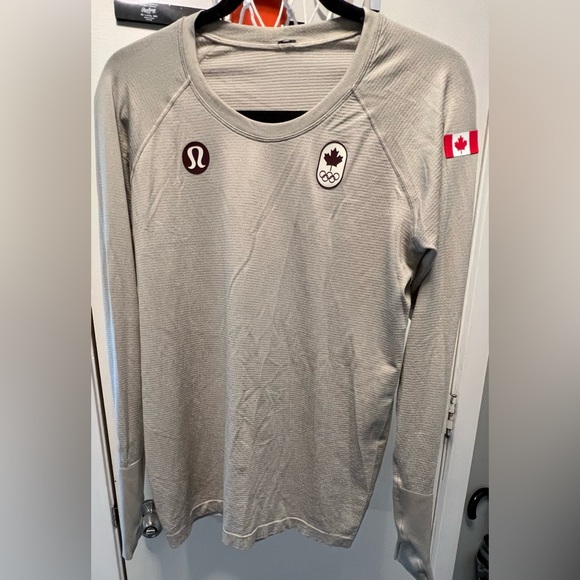 Lulu lemon long sleeve top - Picture 6 of 6